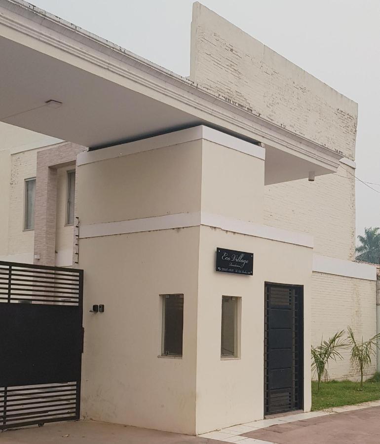 Sobrado 6 Amplo E Confortavel Em Condominio コルンバ エクステリア 写真