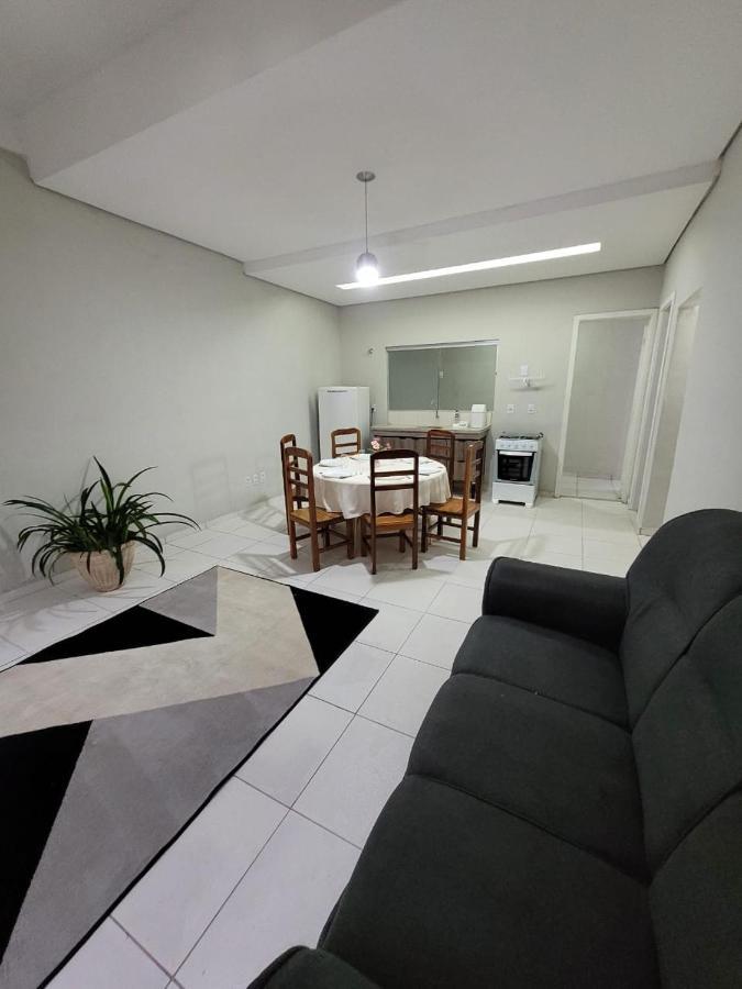 Sobrado 6 Amplo E Confortavel Em Condominio コルンバ エクステリア 写真