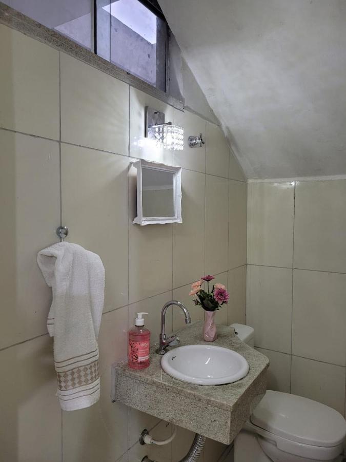 Sobrado 6 Amplo E Confortavel Em Condominio コルンバ エクステリア 写真